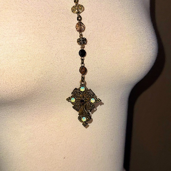 Sweet Romance Baroque Rosary Necklace Vintage-Inspired - Picture 7 of 10